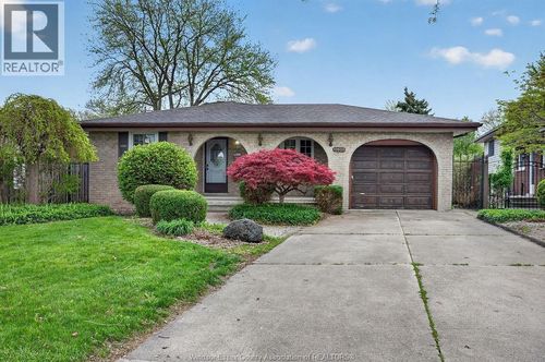 10626 Keating Cres, Windsor, ON, N8R1T5 | Card Image