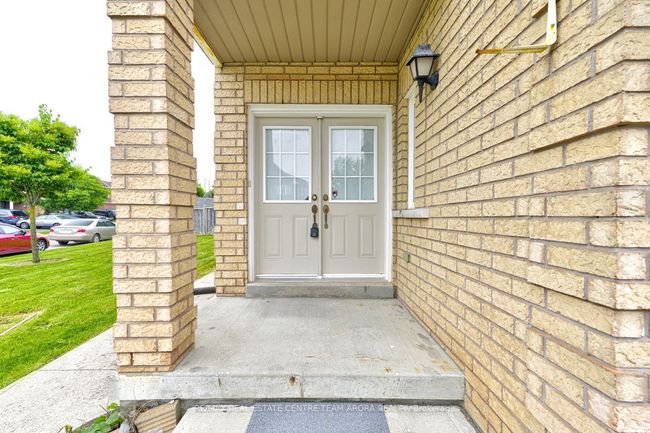 159 Albright Rd, House attached with 4 bedrooms, 4 bathrooms and 2 parking in Brampton ON | Image 4