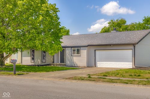 2694 Cedar Wood Dr, Columbus, IN, 47203-2231 | Card Image