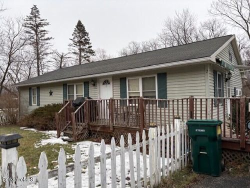 7 Stevens St, Adams, MA, 01220 | Card Image