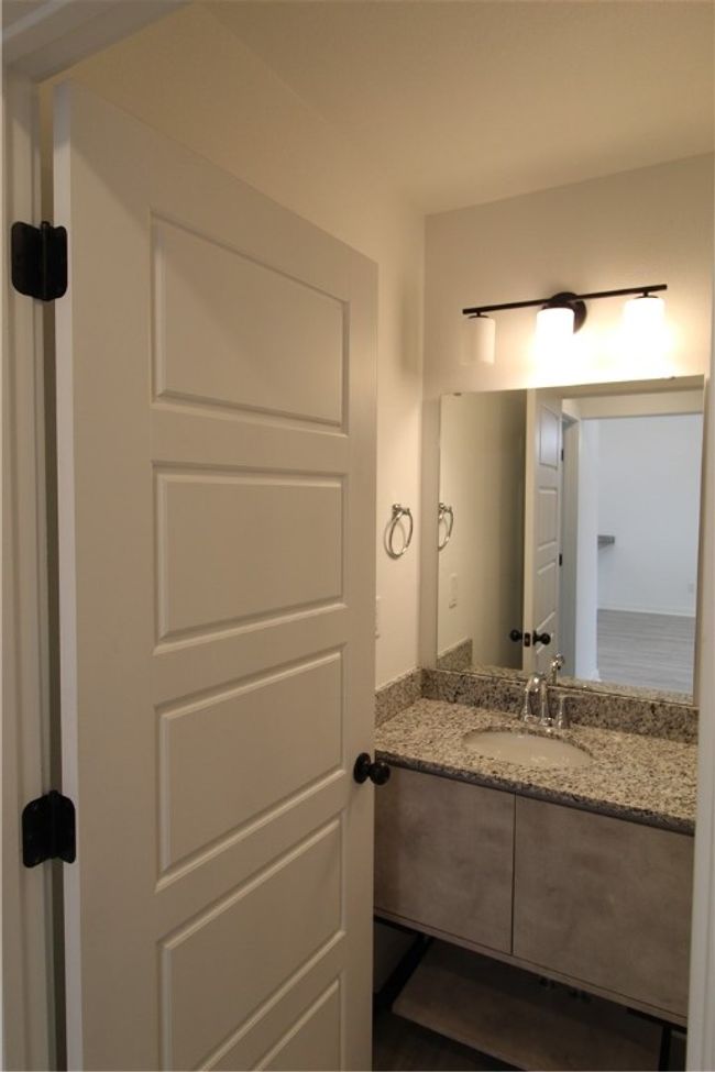Interior finishes in similar floor plan | Image 6