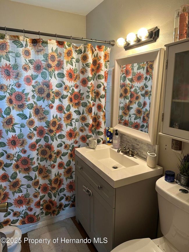 Full Bathroom | Image 14