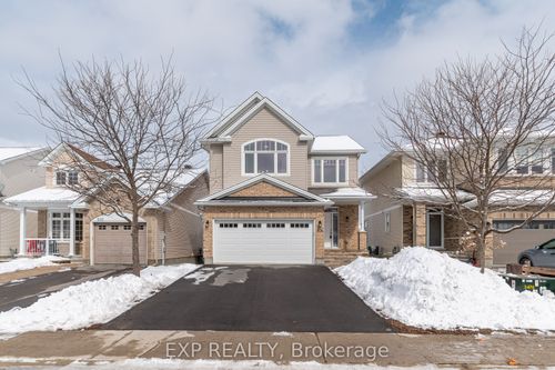 106 Bert Hall St, Arnprior, ON, K7S0G9 | Card Image