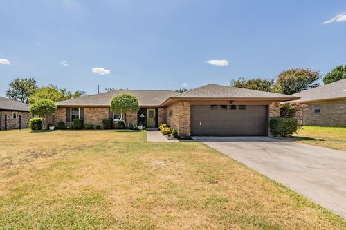 2029 Normandy Dr, Hurst, TX, 76054-3020 | Card Image