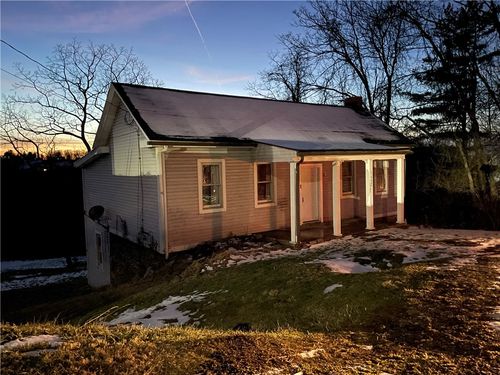 1452 E Maiden St, Washington, PA, 15301-3107 | Card Image