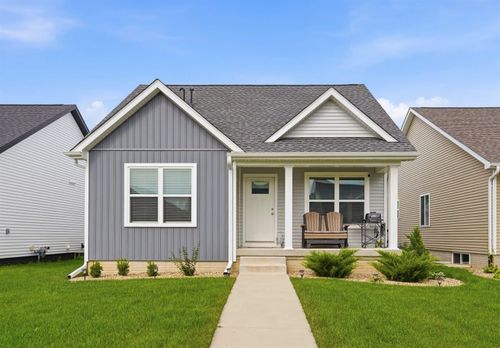 123 Coral Dr, Waterloo, IA, 50701-1116 | Card Image
