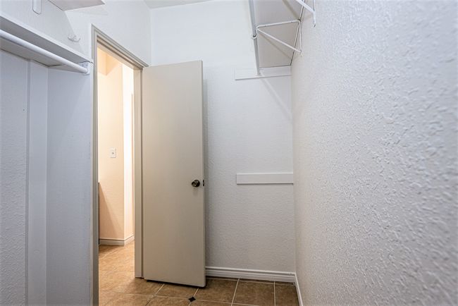 Large Walkin Closet | Image 18