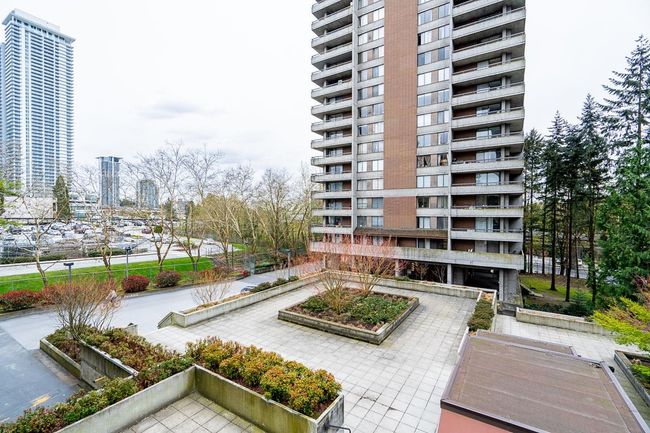 205 - 3755 Bartlett Court, Condo with 1 bedrooms, 1 bathrooms and 1 parking in Burnaby BC | Image 1