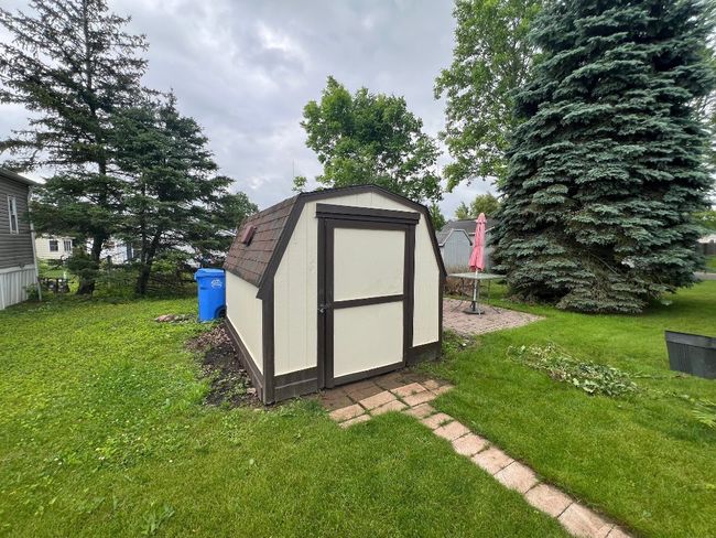 8235 Willow Glen Trail, House other with 2 bedrooms, 2 bathrooms and null parking in Erie PA | Image 18