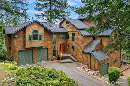 27515 Se 154th Pl, Issaquah, WA, 98027-7340 | Card Image