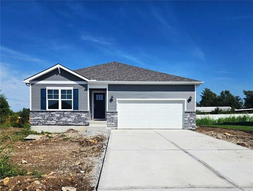 21050 W 217th St, Spring Hill, KS, 66083-2208 | Card Image