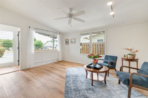 621 Palawiki St, Kailua, HI, 96734-3505 | Card Image