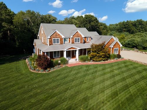 129 Dexter Ln, Rochester, MA, 02770-4111 | Card Image