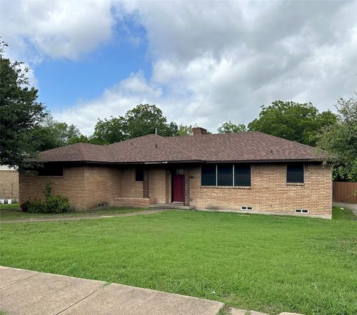 1315 Willow Creek Dr, Lancaster, TX, 75146-1313 | Card Image