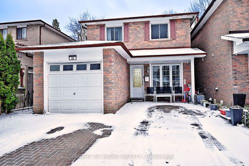 32 Barrington Cres, Brampton, ON, L6Z1N3 | Card Image