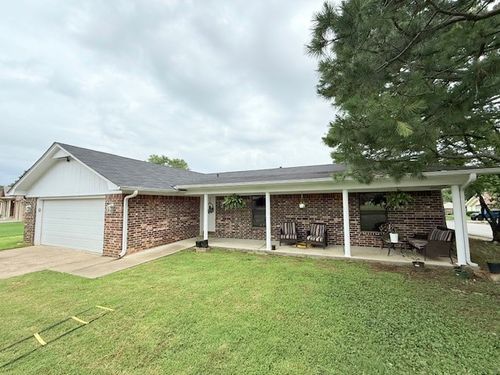 1110 Mourning Dove Ln, Russellville, AR, 72801-7627 | Card Image