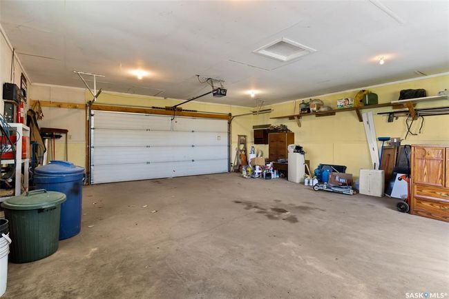 227 &amp; 229 Lakeview Ave, House other with 2 bedrooms, 2 bathrooms and 12 parking in Silton SK | Image 37