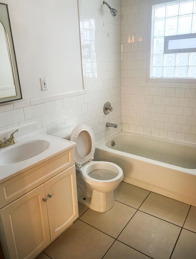 Bathroom | Image 10