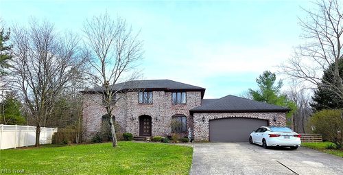 325 Brookshire Oval, Hinckley, OH, 44233-9618 | Card Image