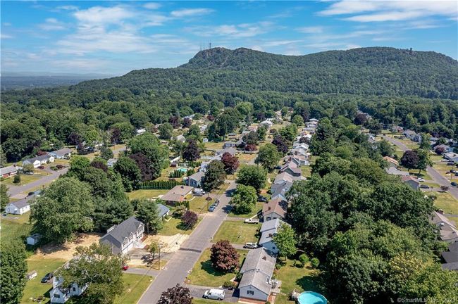 20 Jeffrey Lane, House other with 4 bedrooms, 3 bathrooms and null parking in Southington CT | Image 39