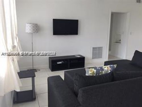 5-250 S Shore Dr, Miami Beach, FL, 33141-3903 | Card Image