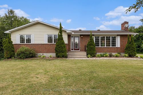 104 Burns Dr, Braeside, ON, K0A1G0 | Card Image