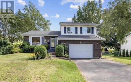 92 Nassau Street, Charlottetown, PE, C1A7W1 | Card Image