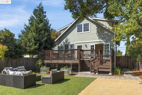 1630 Derby St, Berkeley, CA, 94702-2209 | Card Image