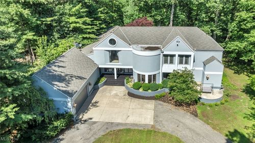 6869 Cliffside Dr, Vermilion, OH, 44089-3430 | Card Image