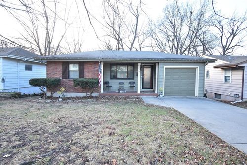 5216 N Palmer Ave, Kansas City, MO, 64119-4058 | Card Image