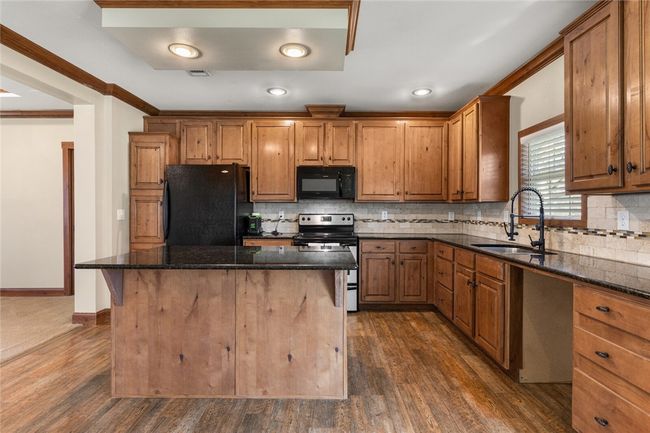 200 Private Road 5825 A, House other with 3 bedrooms, 2 bathrooms and null parking in Groesbeck TX | Image 6