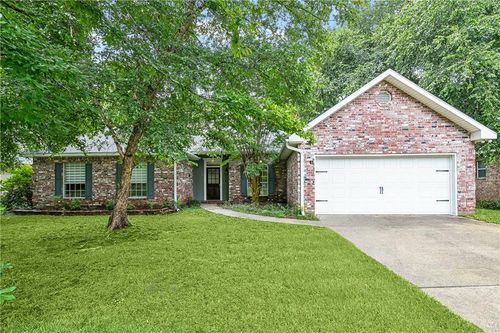 67070 Montaigne St, Mandeville, LA, 70471-6921 | Card Image