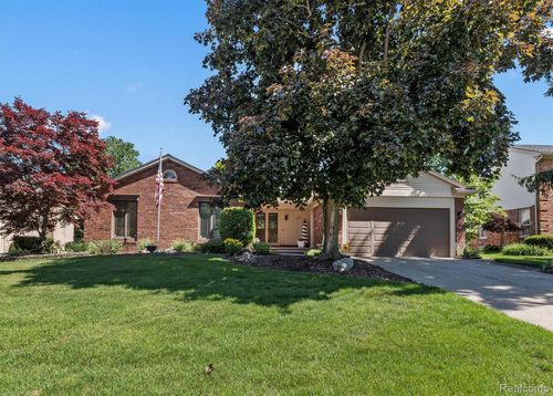 1662 Sumac Drive, Rochester Hills, MI, 48309 | Card Image