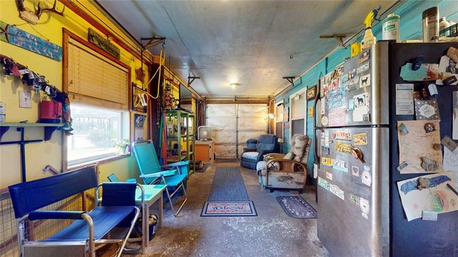 954 Palmetto Dr, House other with 1 bedrooms, 2 bathrooms and 1 parking in Crystal Beach TX | Image 9