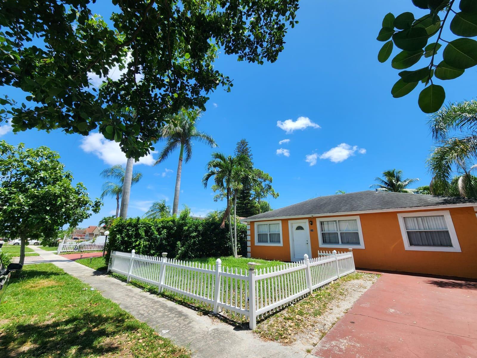 Jennings Ave, Greenacres, FL 33463