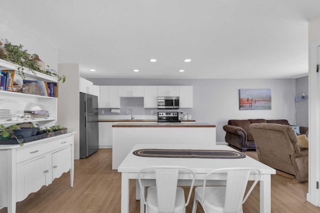 28 45 Street Crescent, Home with 4 bedrooms, 2 bathrooms and 2 parking in Sylvan Lake AB | Image 6
