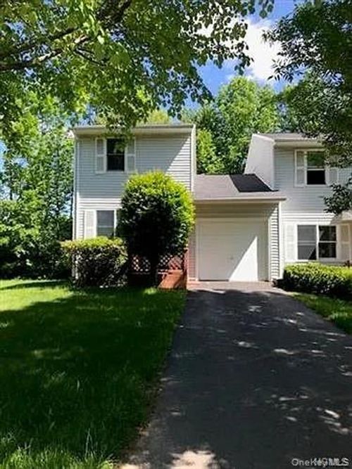 3 Kenny Ln, Kiamesha Lake, NY, 12751-5204 | Card Image