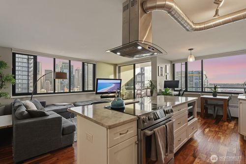 2601-2100 3rd Ave, Seattle, WA, 98121-2304 | Card Image