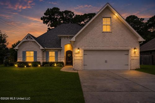 101 Spanish Cove Dr, Ocean Springs, MS, 39564-6504 | Card Image
