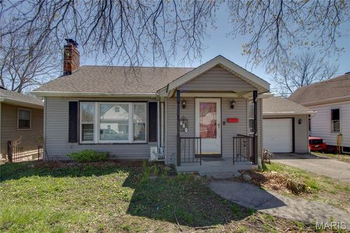 660 Burroughs Ave, Collinsville, IL, 62234-3515 | Card Image