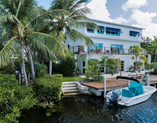 151 Lake Rd, Tavernier, FL, 33070-2220 | Card Image