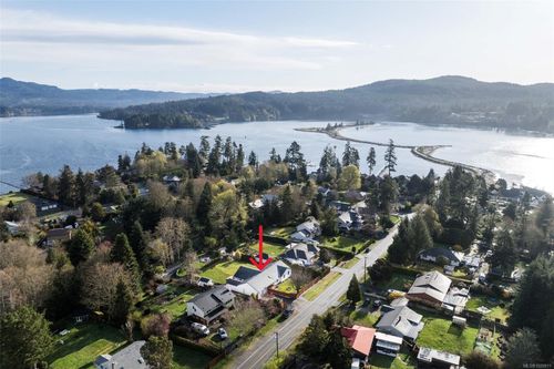 1563 Whiffin Spit Rd, Sooke, BC, V9Z0T4 | Card Image