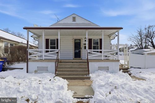 639 N State St, YORK, PA, 17403-1031 | Card Image