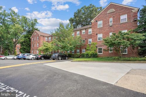 apt-27-2023 21st St N, ARLINGTON, VA, 22201-3650 | Card Image