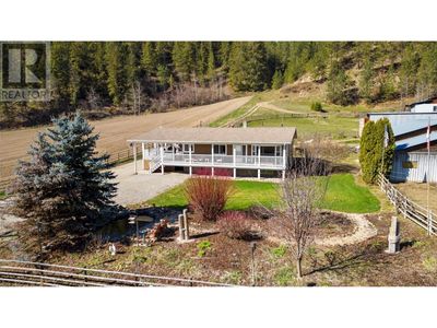 2720 Salmon River Rd, House other with 4 bedrooms, 2 bathrooms and 4 parking in Salmon Arm BC | Image 2