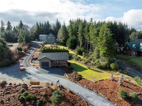 805 Lanqvist Rd, Hyde Creek, BC, V0N2R0 | Card Image