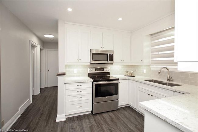 15 First St, House other with 4 bedrooms, 2 bathrooms and 5 parking in Waterdown ON | Image 19