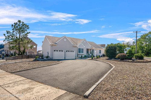 50 Yardarm Ct, Bayville, NJ, 08721-1413 | Card Image