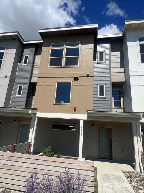 682 W Kline Rd, Bellingham, WA, 98226-4606 | Card Image