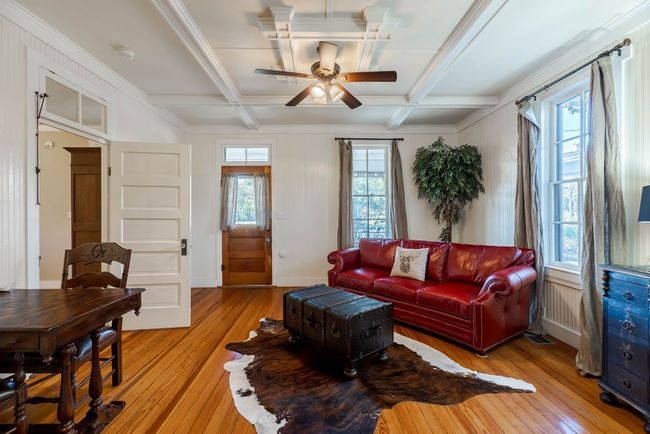 514 W Austin St, Home with 2 bedrooms, 2 bathrooms and null parking in Fredericksburg TX | Image 33